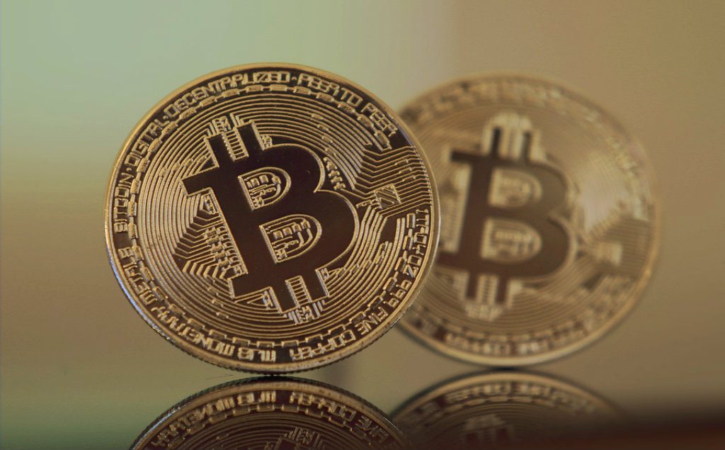 Pogrom bitcoina! "Pękła największa bańka XXI wieku"