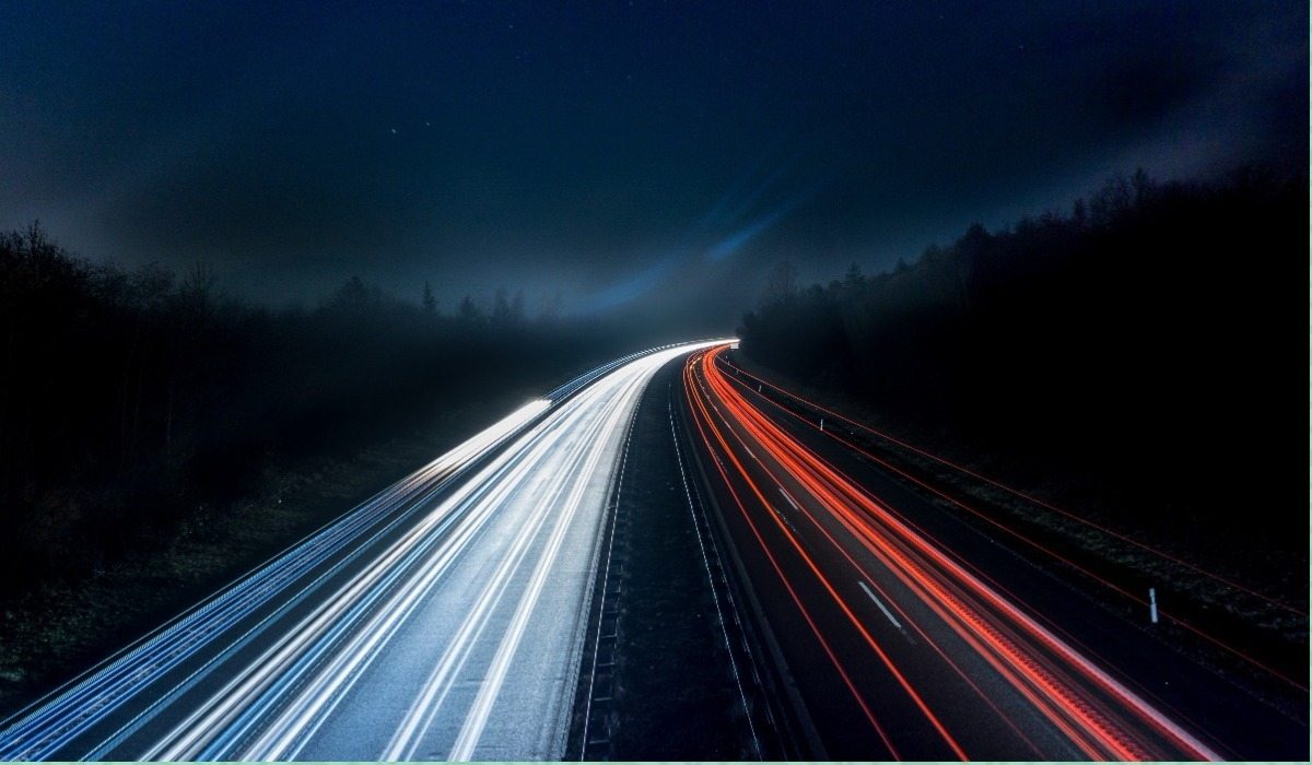 Niesamowite światła nad Polską autostradą. "To UFO!"