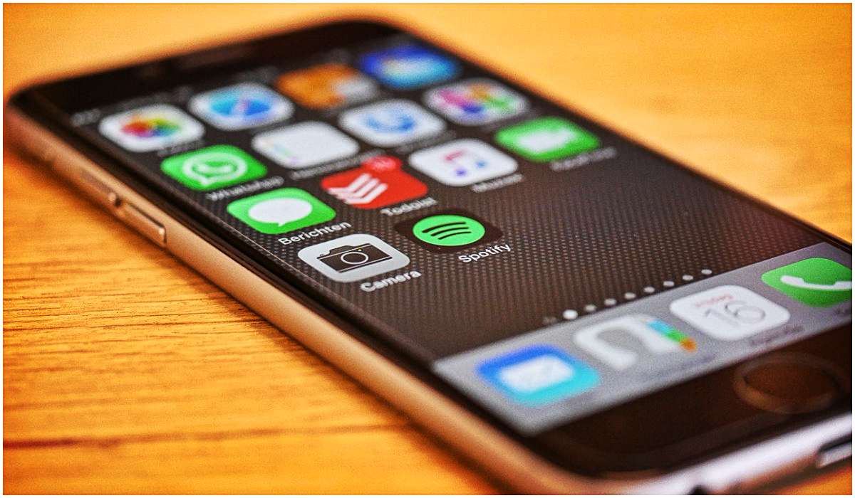 Nie wstyd mu?! Prezydent załatwia pracę przez SMS-a