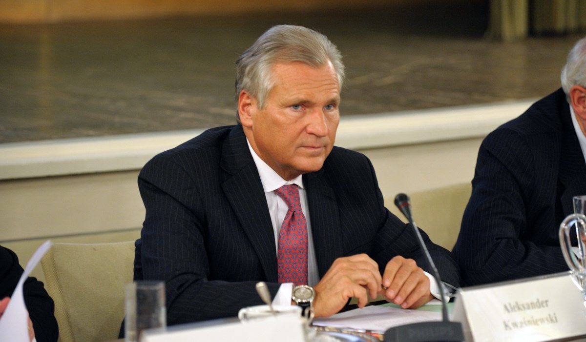 Kwaśniewski o siedzibie PiS: Głęboki PRL, paździerzowa Polska