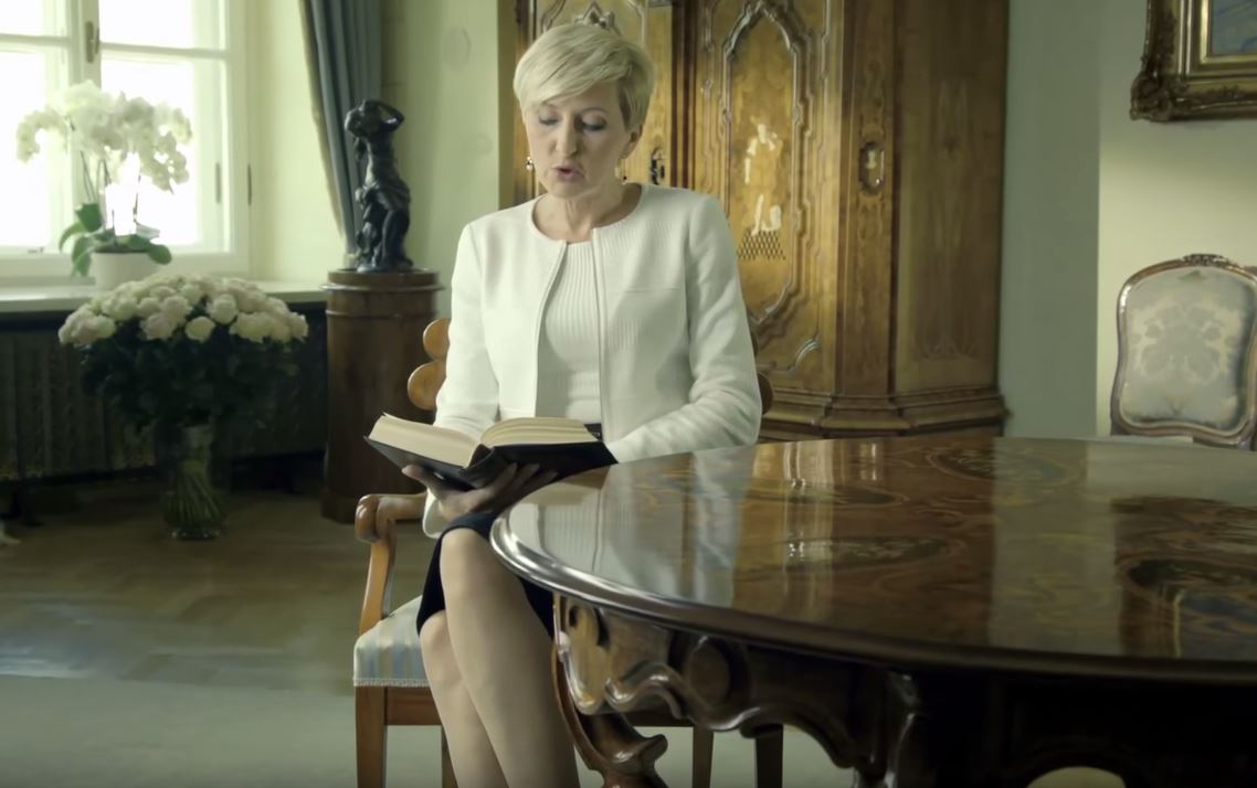 Pierwsza Dama w pierwszym projekcie (video)