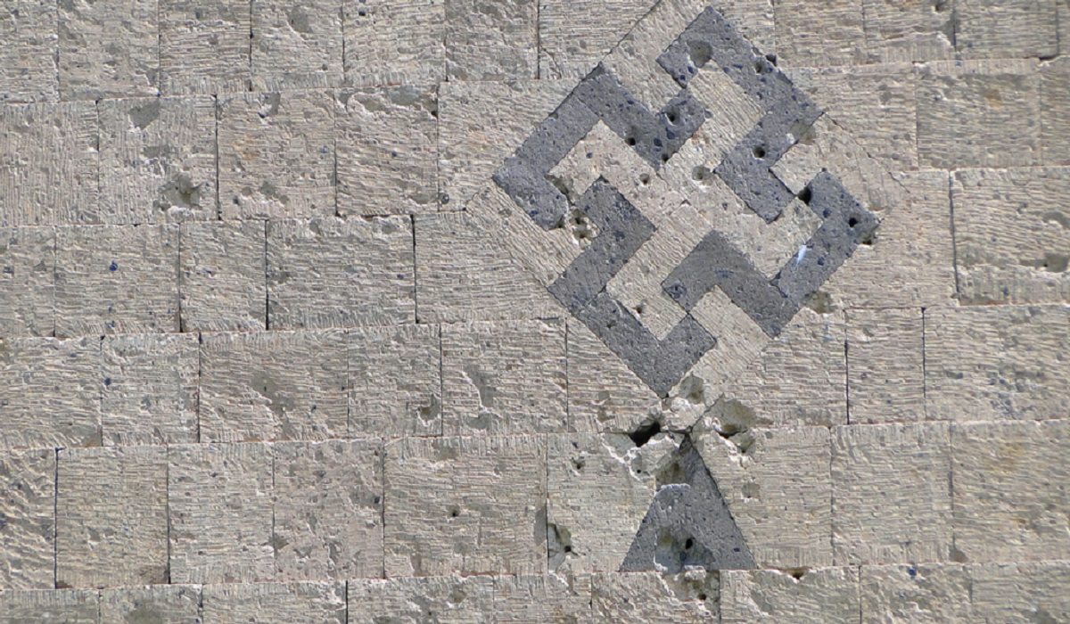 Skandal! PiS miał zdelegalizować neonazistów, ci w najlepsze rekrutują nowych członków