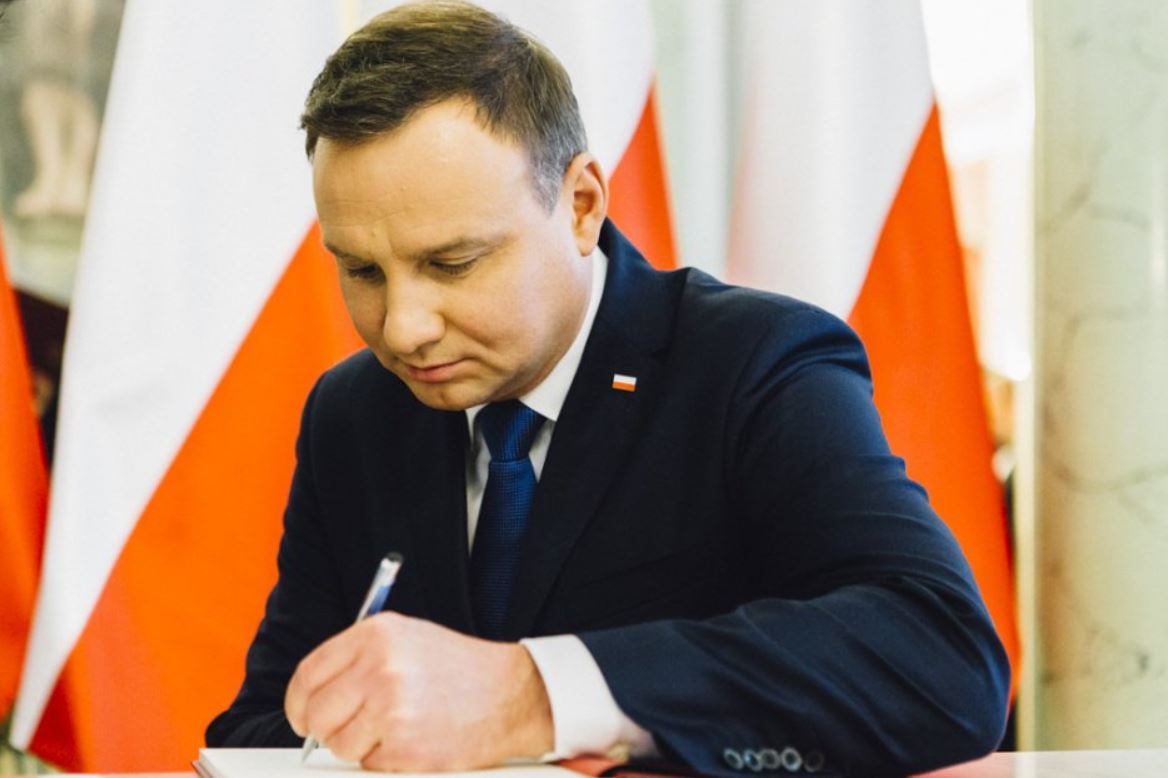 Co się dzieje? Duda MUSI przerwać pracę