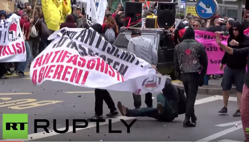 Szwajcaria: Policja strzela gumowymi kulami do zwolenników przyjęcia uchodźców (video)