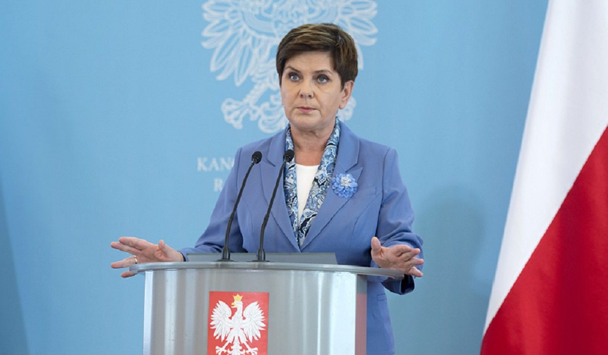 Beata Szydło przyznała premię... samej sobie! Kwota powala