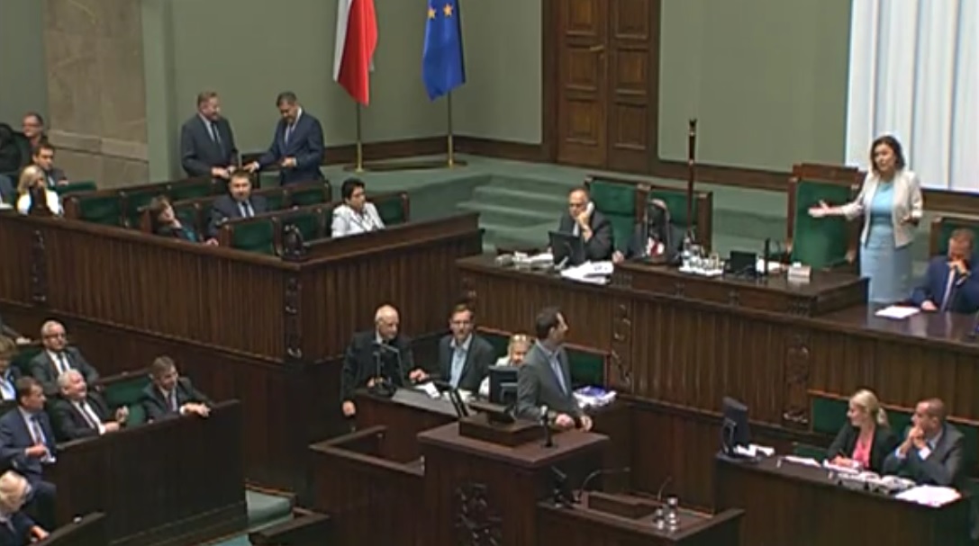 Politycy w Sejmie o uchodźcach. Kopacz, Kaczyński, Wipler, Iwiński, Godson, Gowin