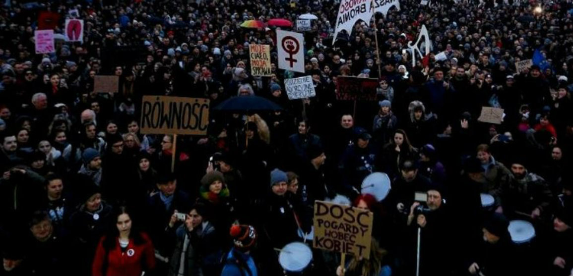 Chcą pozabijać uczestniczki Czarnego Protestu?! "Skończą w dole z wapnem"