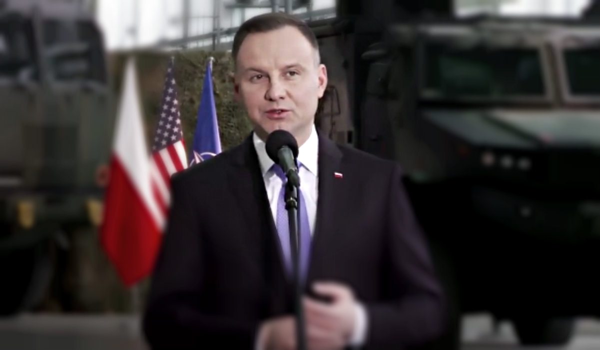 Międzynarodowe UPOKORZENIE! Trump potraktował Dudę jak śmiecia
