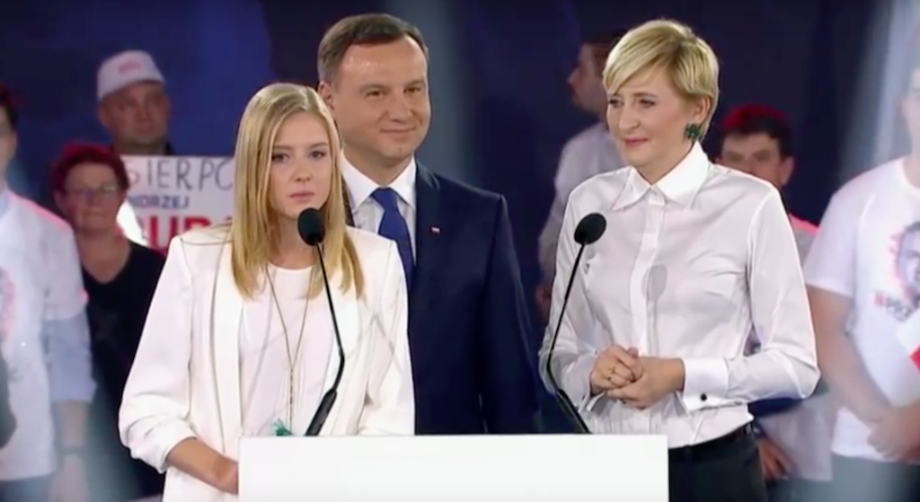 Duda zawdzięcza życie córce. Kinga go uratowała