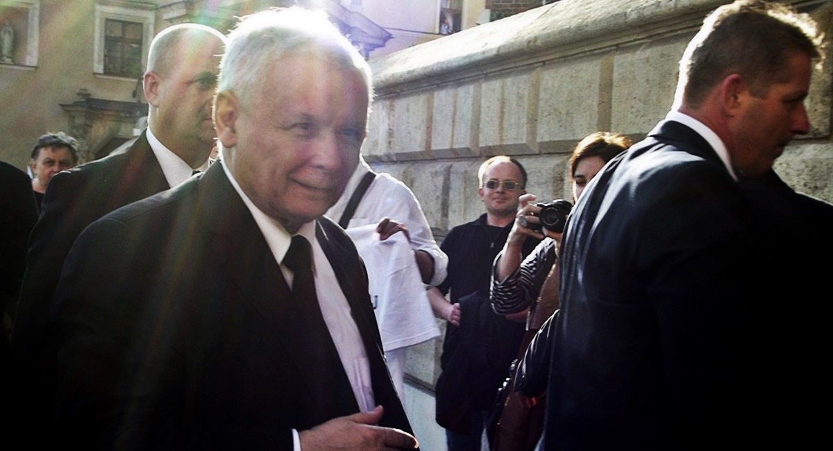 PiS idzie po władzę absolutną. Wiemy, od czego Kaczyński zacznie