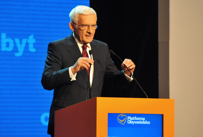 Buzek: Nord Stream II bardziej zagraża Polsce niż uchodźcy, domagamy się solidarności