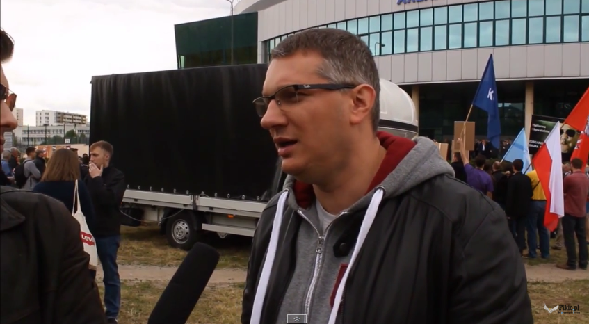 Bardzo ostro u Olejnik. "Walka" o zdjęcie podbija sieć (video)