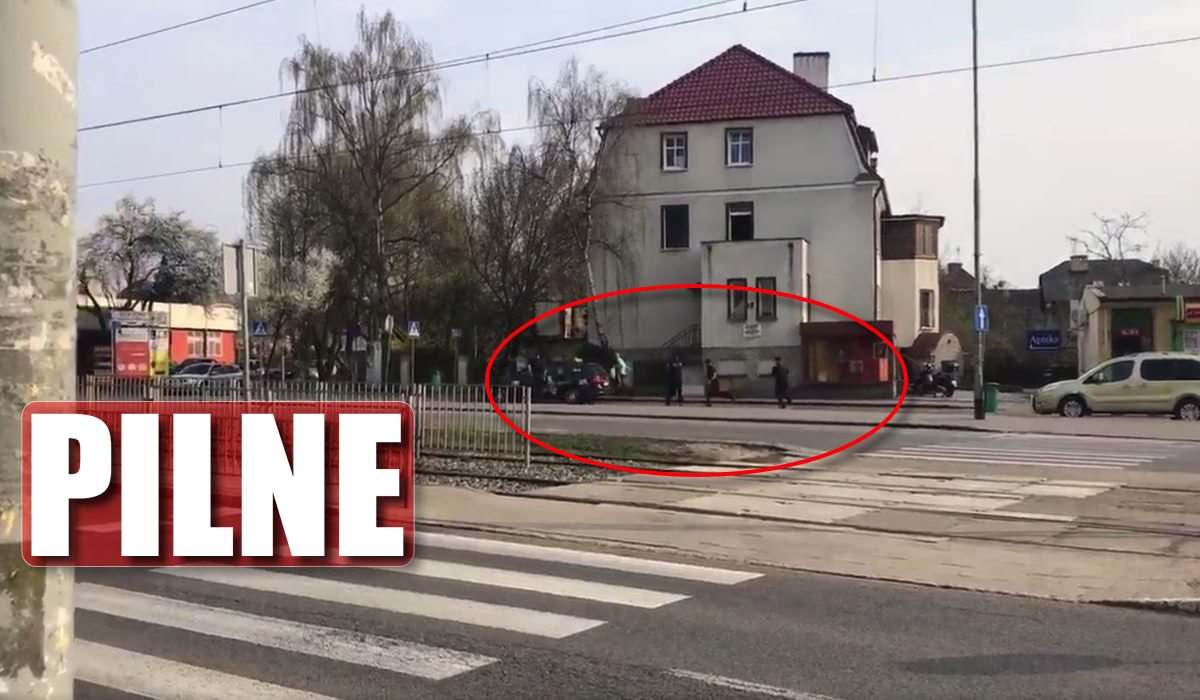Strzały przed prokuraturą w Szczecinie! Szaleniec rzucił się z nożem