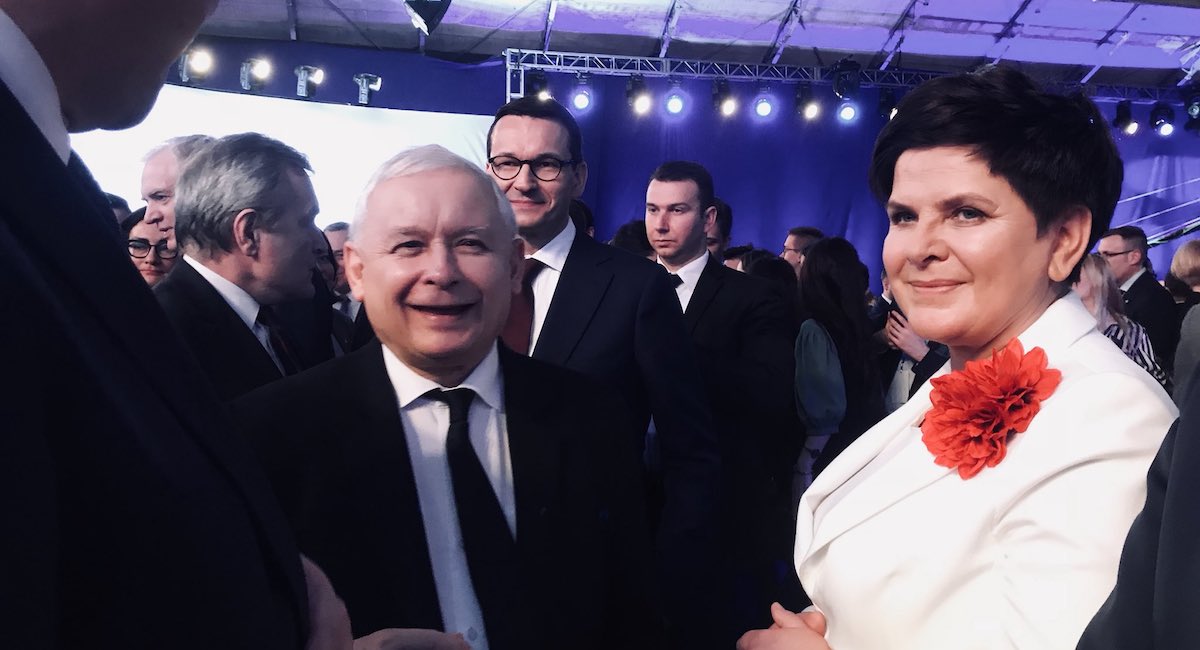 PiS zaskakuje! Będzie PREMIA dla matek, które urodzą szybko drugie dziecko