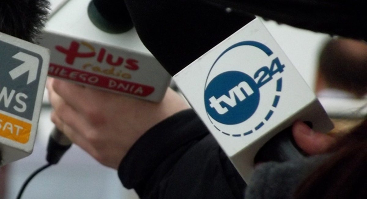 Dziennikarze TVN24 skandalicznie potraktowani! Minister PiS wyrzuciła ich na bruk