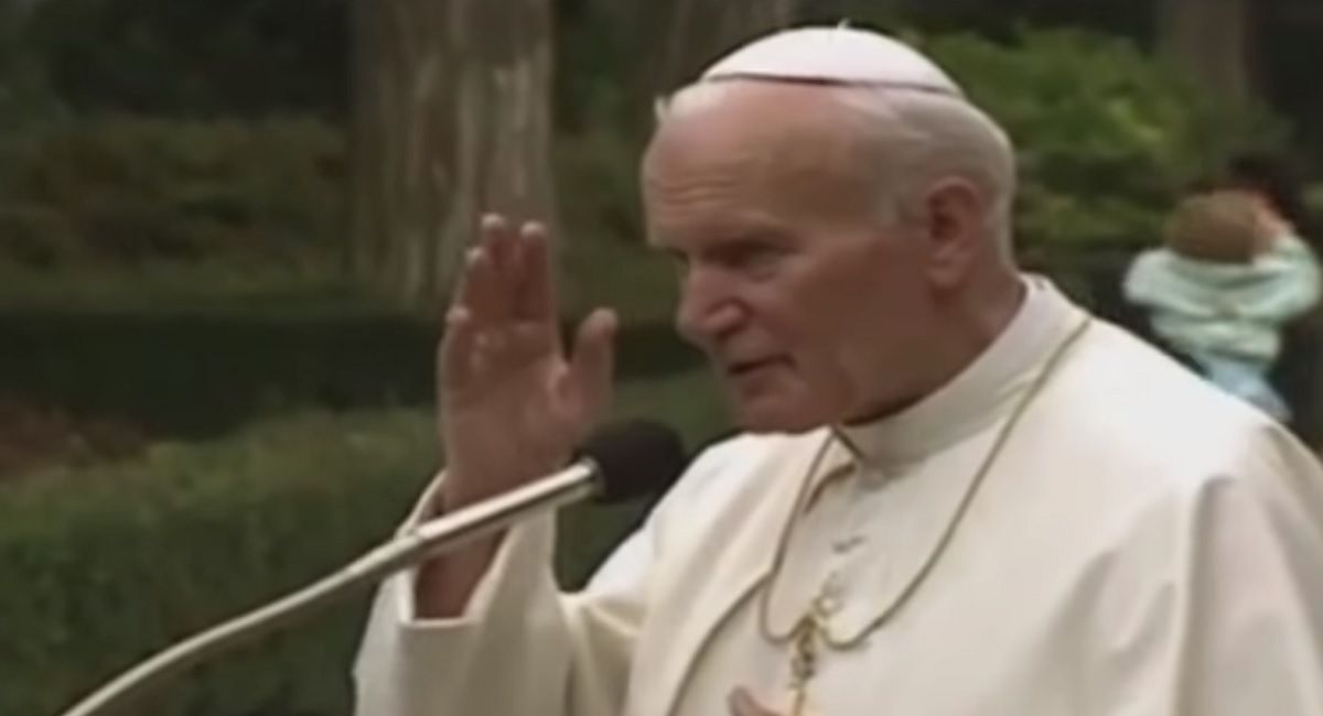 Szokująca prawda Was powali. Kardynał Dziwisz w końcu ujawnił, ile zarabiał Jan Paweł II