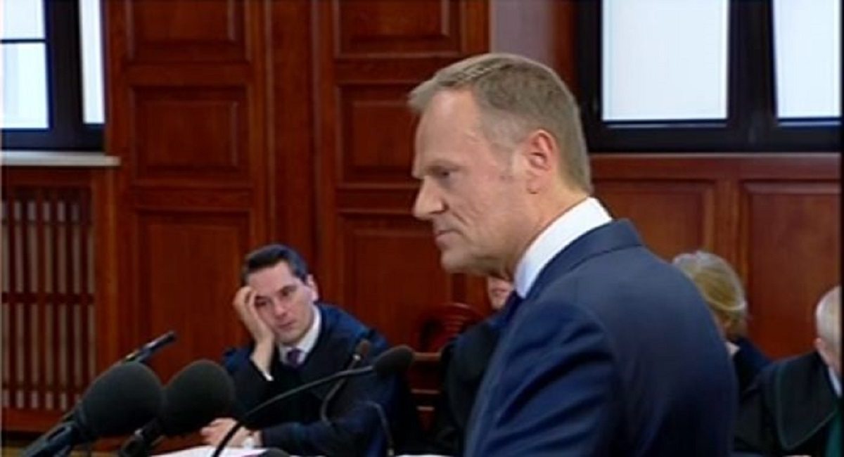 Dzieje się! Tusk właśnie ośmieszył PiS przed sądem
