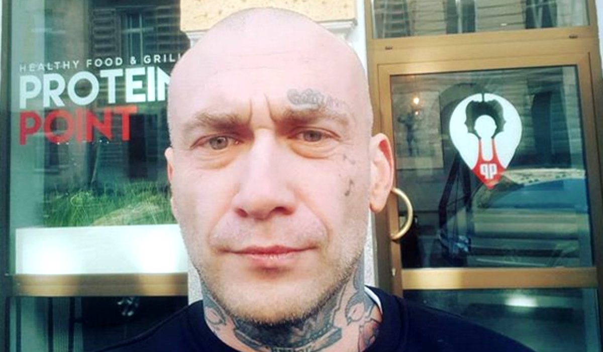 Raper Sobota wezwał policję, żeby pokonać dziewczynę. Pobiła go za zdradę