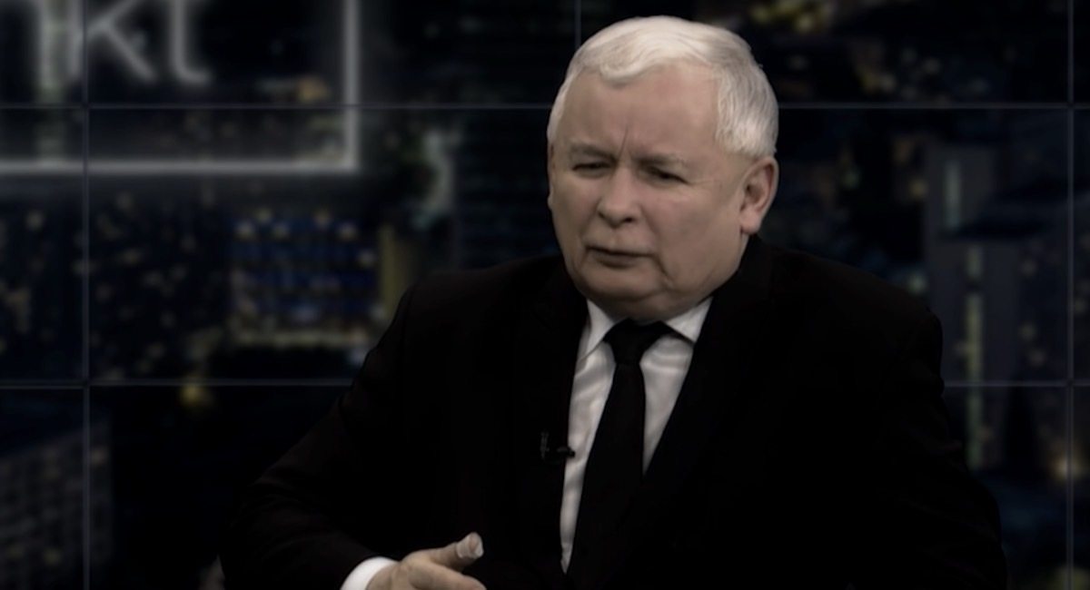 Przyłapali ich, jak przewozili Kaczyńskiego ze szpitala. Widać, że ogromnie cierpi