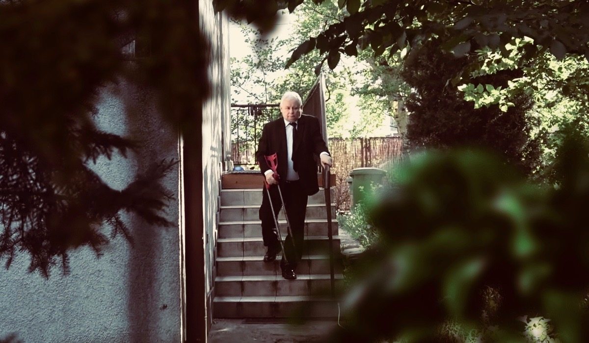 Wyciekło, co Kaczyński robi w szpitalu, z dala od mediów. Właśnie ważą się losy Polski