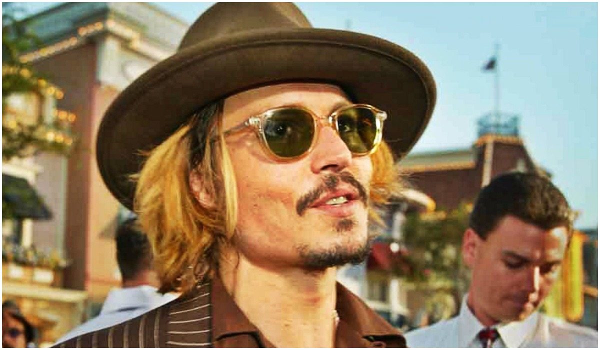 Johny Depp zaczął bić współpracowników na planie. "Siłą musiała go obezwładniać ochrona"