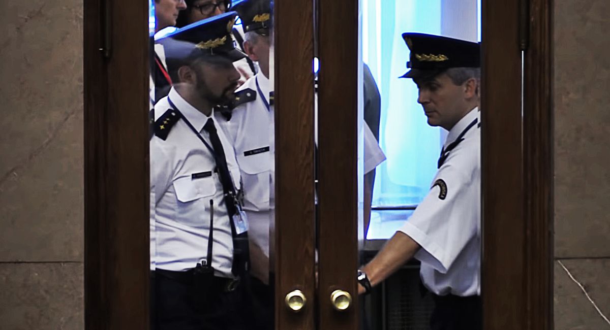 Protestujący w Sejmie są przerażeni. Straż dostała nowe uprawnienia