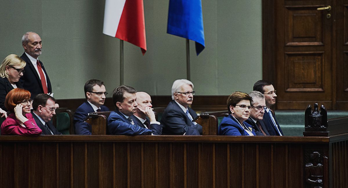 Brat ministra PiS ujawnia. Przez polityka jego kariera wisi na włosku