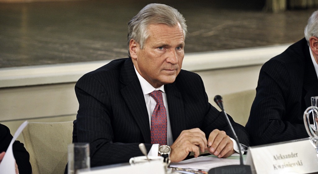 Po latach Kwaśniewski WRÓCIŁ! Odpalił bombę, która rozsadzi prawicę