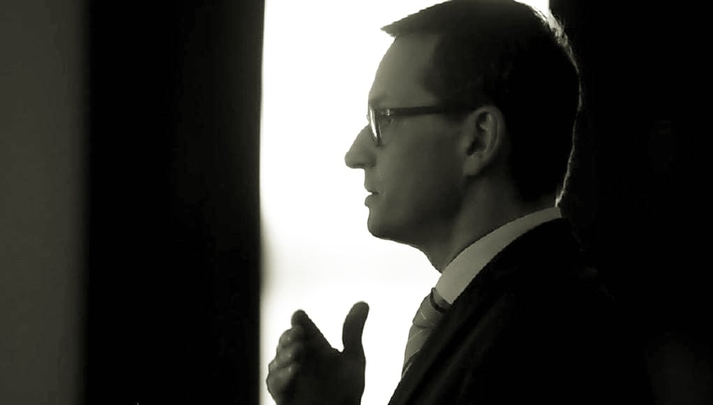 Wstrząsające kulisy tajemniczej śmierci polityka. "Dzwonił premier, był przejęty"