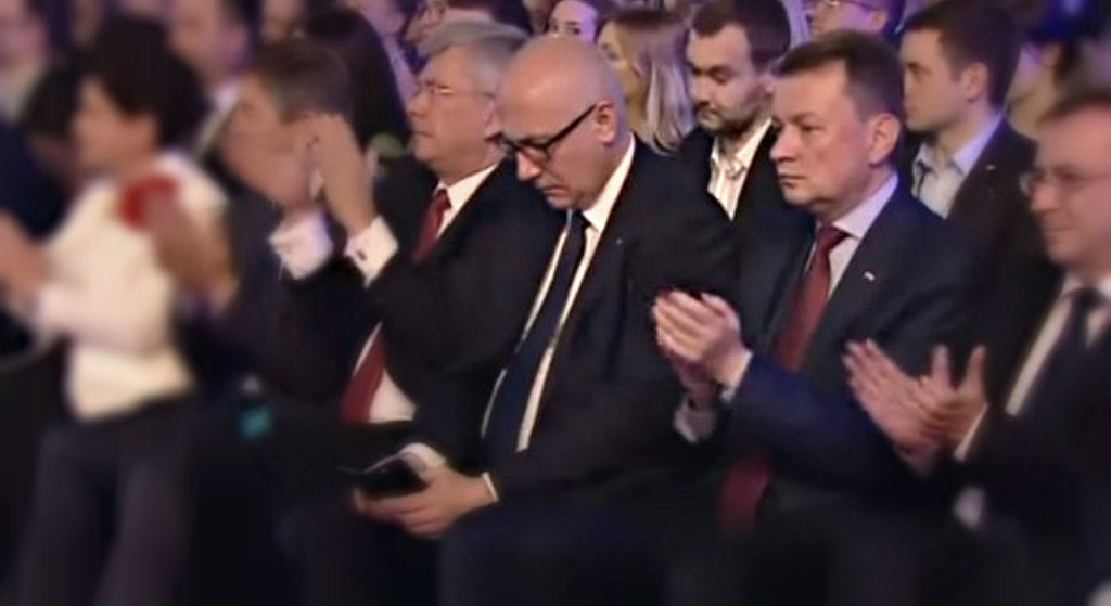 Panika w PiS! Wychodzą seksafery, znani posłowie na świeczniku