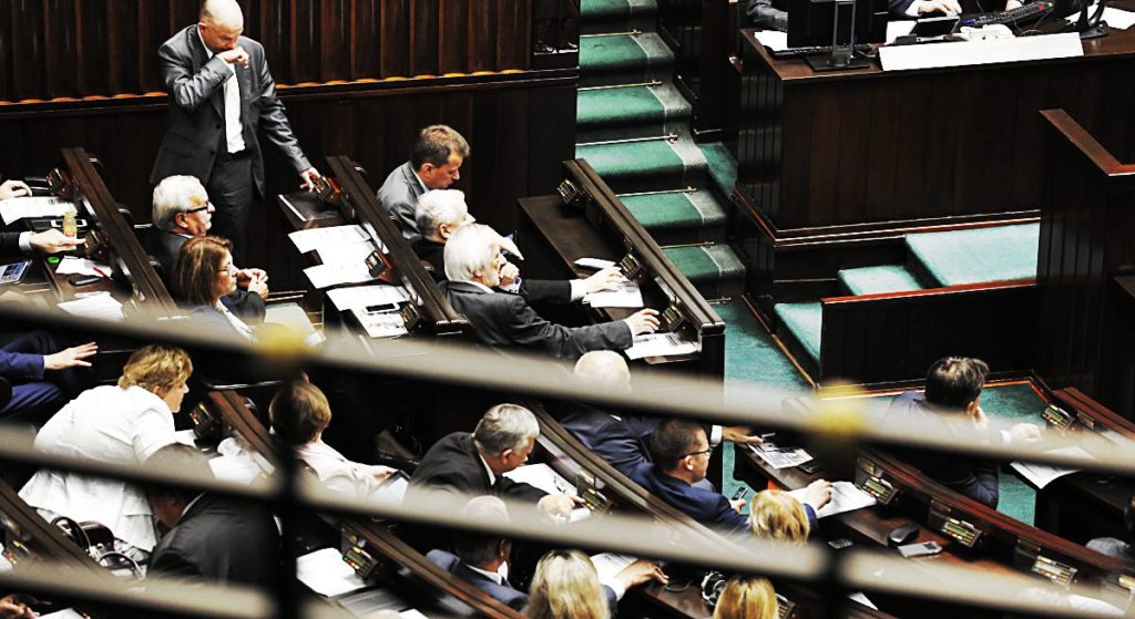 Sejm się poddał. Nagła decyzja o wycofaniu się z kontrowersyjnego zakupu
