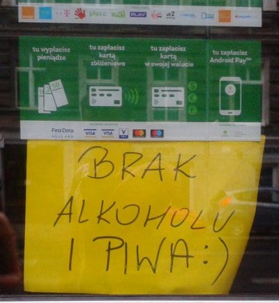 Panika na ulicach przed meczem z Senegalem. W sklepach kończy się piwo!
