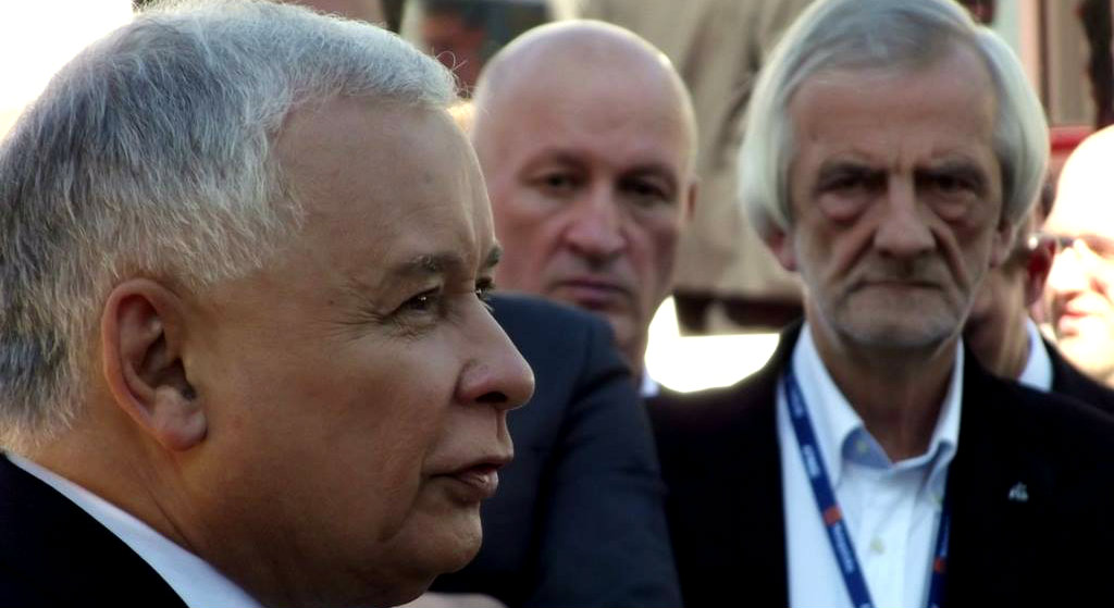 PiS ROZPADŁ się na dwie połowy! Ogromne starcia w obozie rządzącym