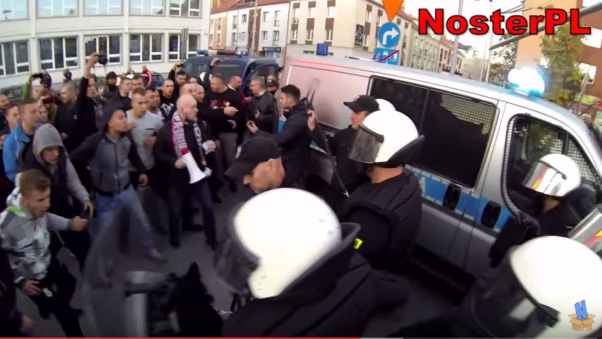 Zadyma na Marszu Antyimigracyjnym w Koszalinie (video)