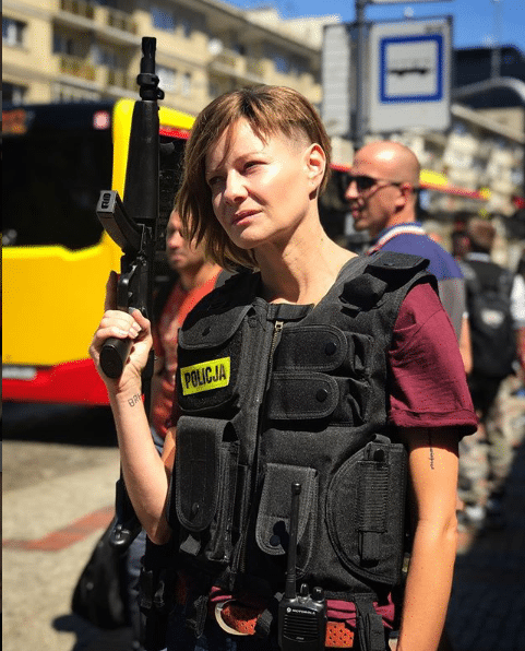 Ogolona Kożuchowska biegała z bronią po ulicy. Wyjaśniamy o co chodzi