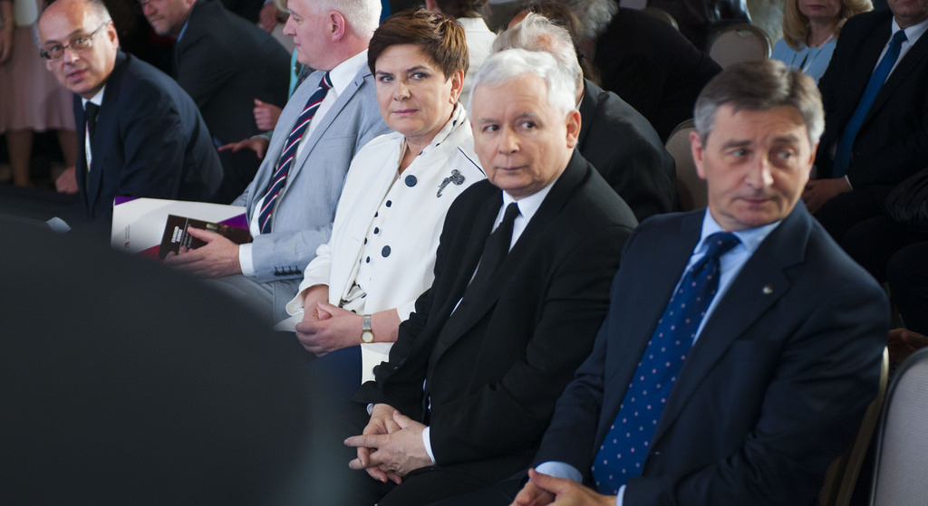 Dziennikarz dotarł do TAJNYCH notatek PiS! Z tego się nie wytłumaczą