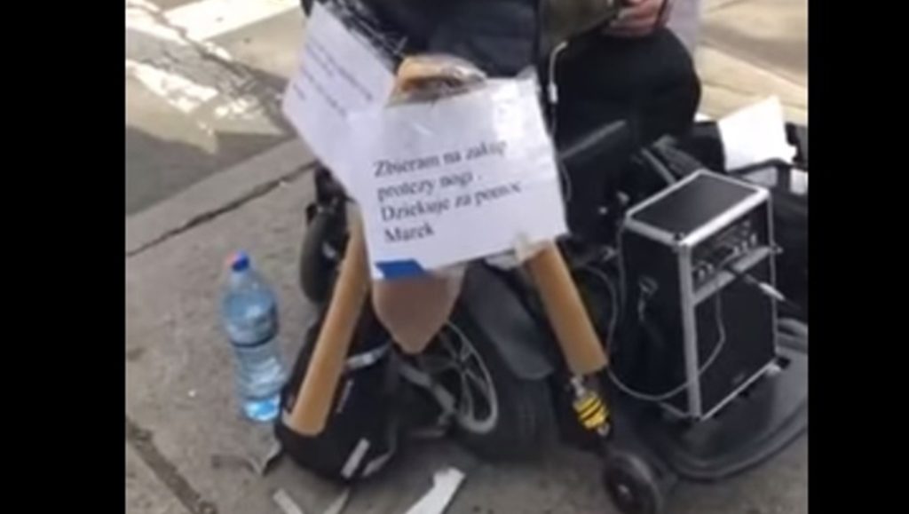 Legenda disco polo walczy o życie. Nie ma nóg, ani mieszkania