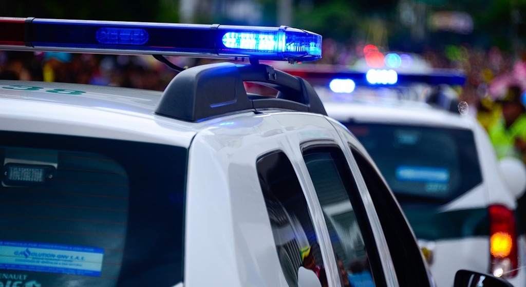 Tajemnicza tragedia. 27-letni Polak wypadł przez okno, matkę znaleziono martwą