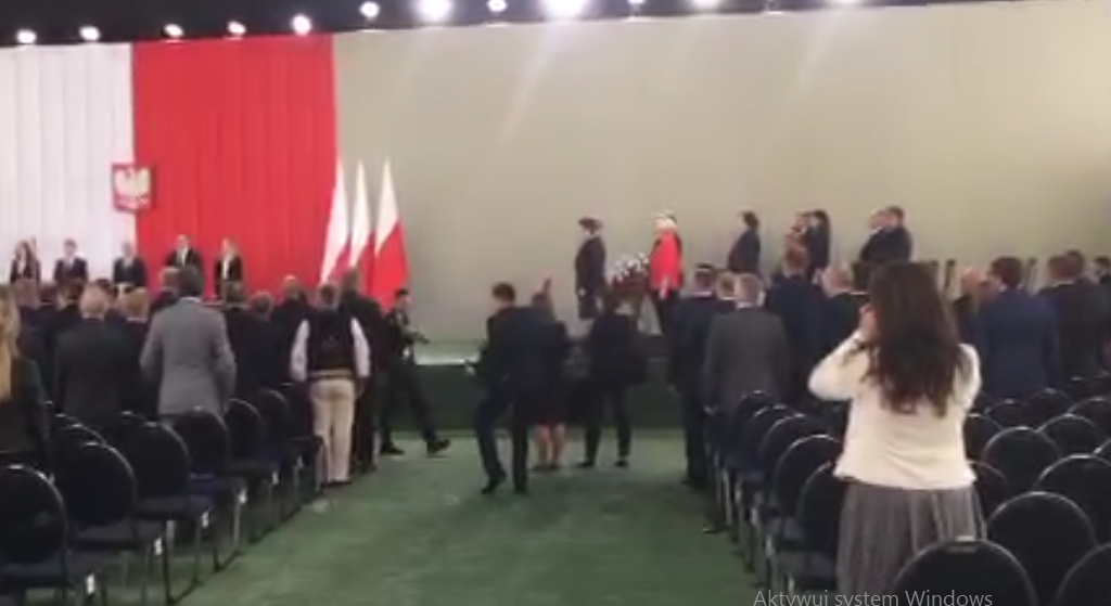 Ujawniono kulisy zamkniętego spotkania PiS. Nic dziwnego, że nie wpuścili mediów