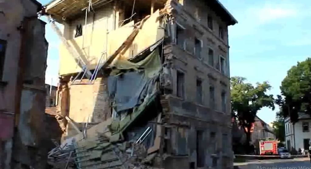 Tragedia w Polsce! Zawalił się 3-piętrowy blok