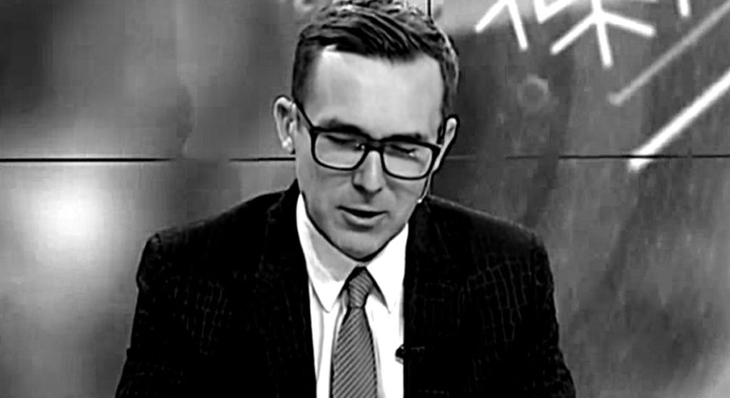 Tragedia gwiazdora TVP. Prowadził program na żywo, gdy poinformowano o śmierci jego teścia