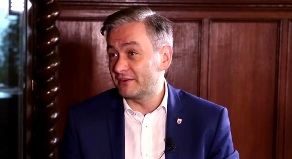 Biedroń ujawnił swój największy sekret. Chodzi o alkohol