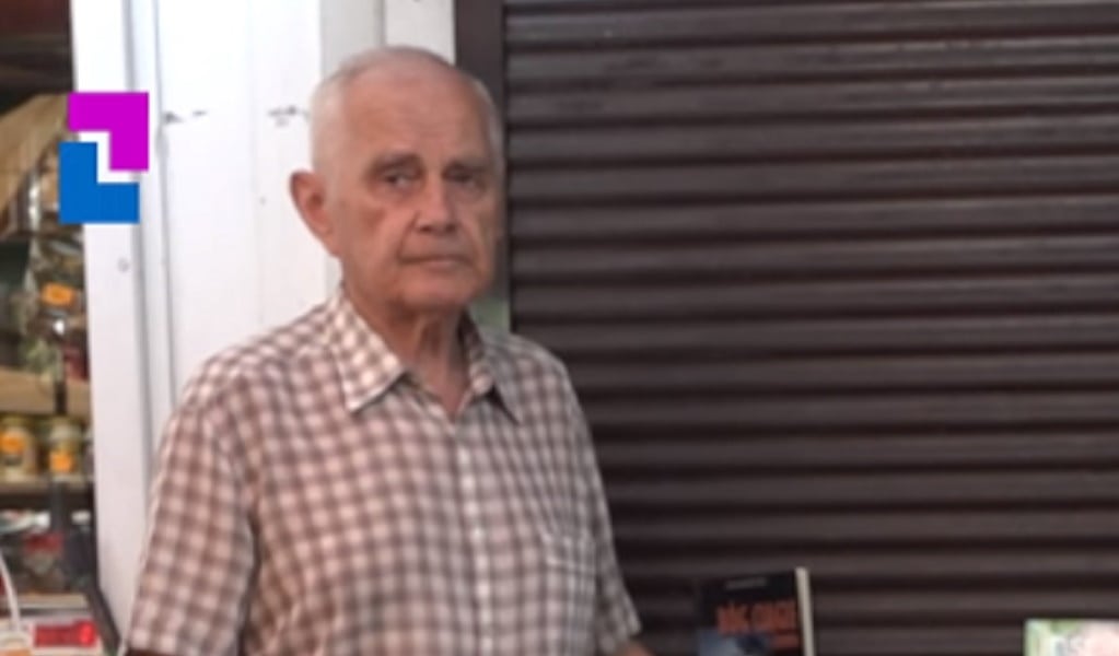 Emerytura nie starcza mu na leki. Pan Zenon sprzedaje książki, żeby pokonać raka