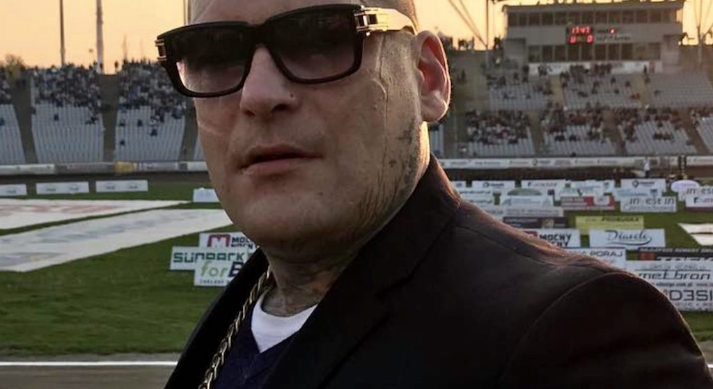 Popek uciekł od odpowiedzialności! Zostawił rodzinę tuż po narodzinach syna