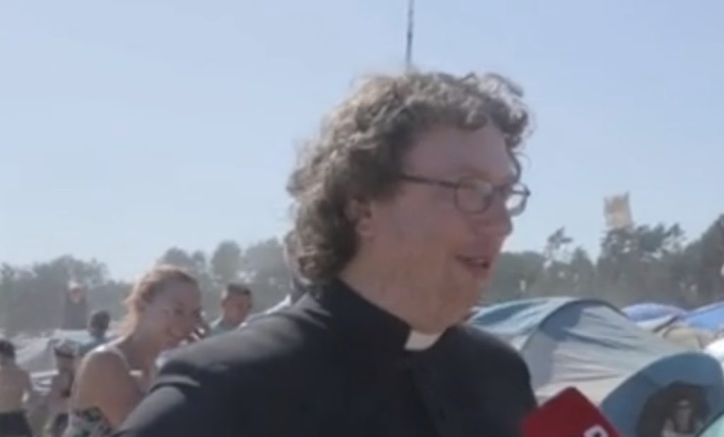 Ksiądz broni festiwalu Owsiaka. Wierni nie dowierzają