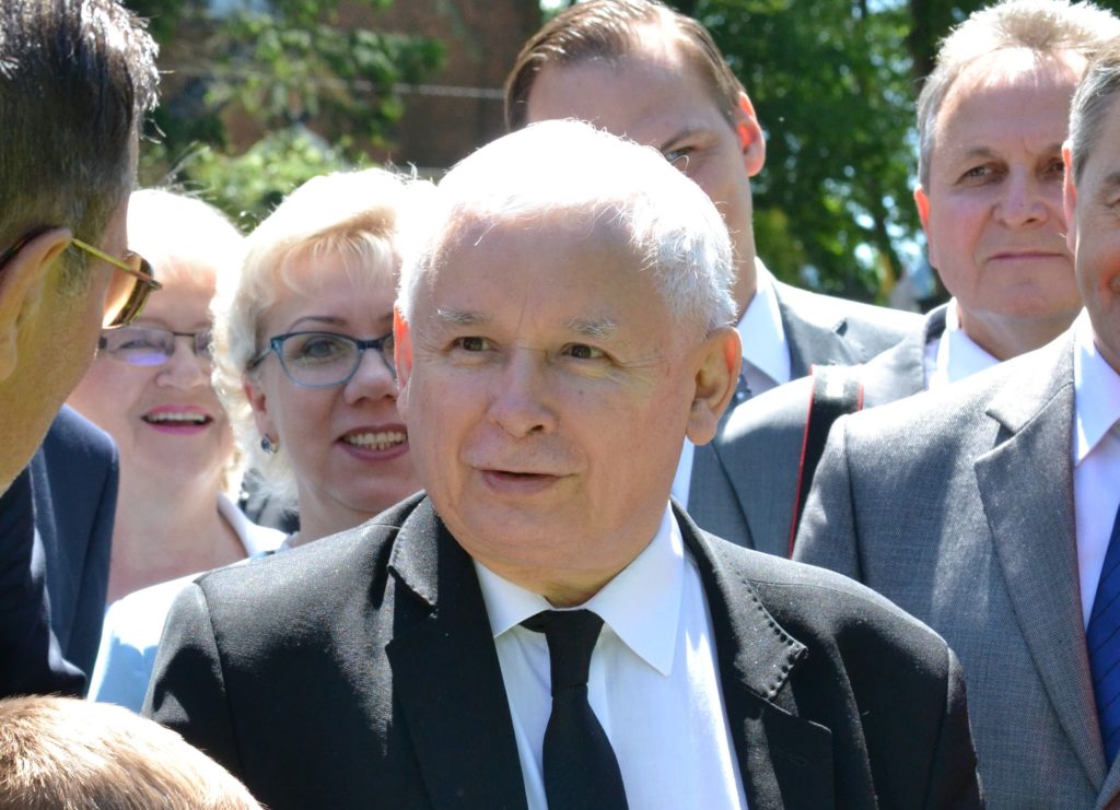 Jarosław Kaczyński przyłapany z tajemniczą kobietą! Znamy jej tożsamość