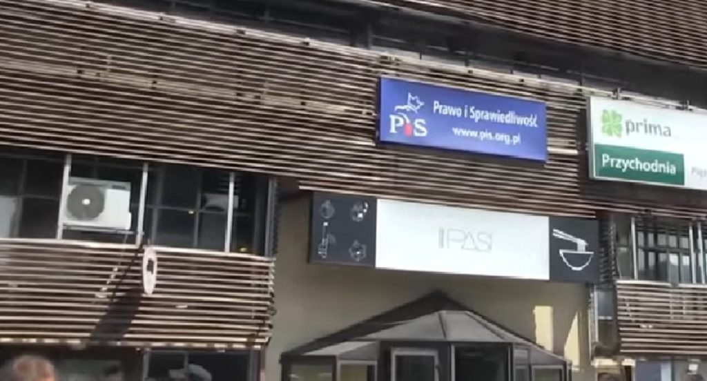 PiS musi uciekać z siedziby na Nowogrodzkiej! Budynek sprzedadzą