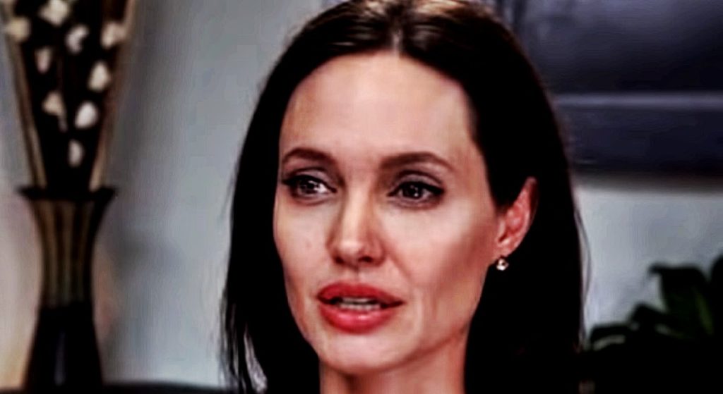 Angelina Jolie jest ciężko chora. Potrzebuje pomocy i to szybko