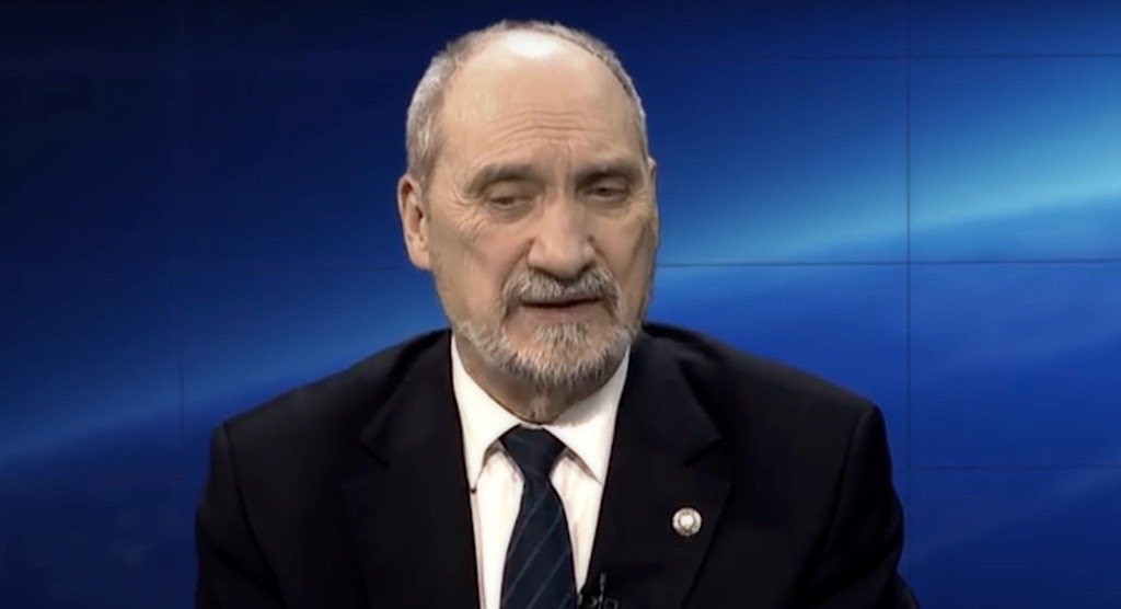 Przyjaciel Macierewicza oskarżony o pedofilię! Wstrząsająca prawda wyszła na jaw
