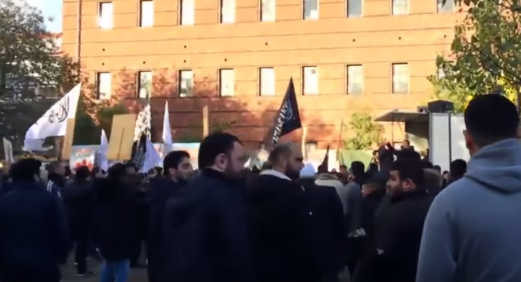 Dania: Marsz na rzecz wprowadzenia szariatu na świecie (video)